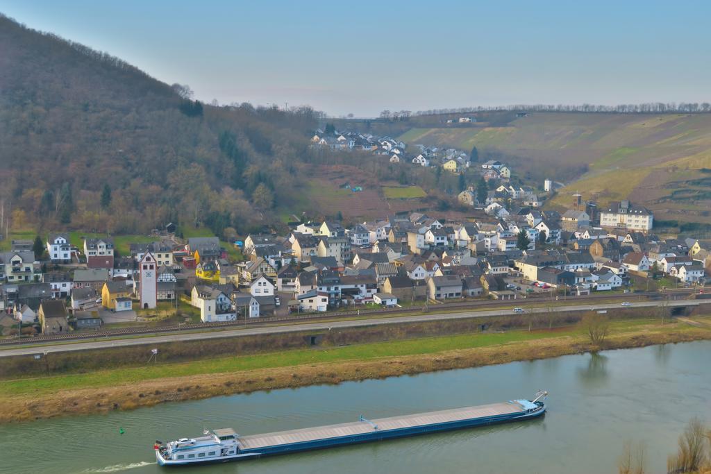 Ferienwohnungen Haus Am Wuerzlaysteig Lehmen Luaran gambar