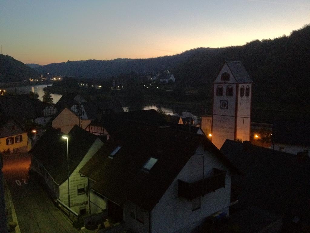 Ferienwohnungen Haus Am Wuerzlaysteig Lehmen Luaran gambar