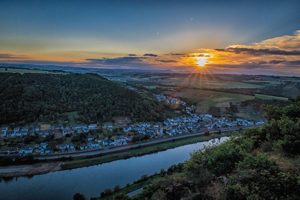 Ferienwohnungen Haus Am Wuerzlaysteig Lehmen Luaran gambar